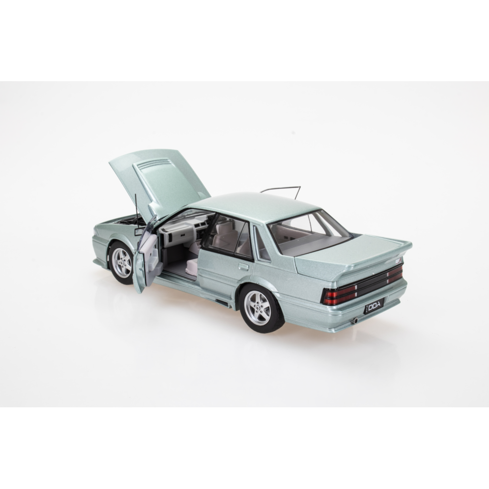1:24 Panorama Silver VL Holden Walkinshaw Standard