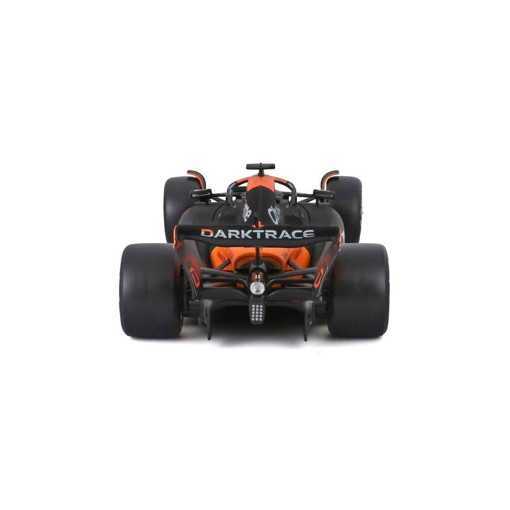 Bburago F1 with Helmet 1:24 2024 F-1 McLaren MCL38 #81 Piastri in Showcase