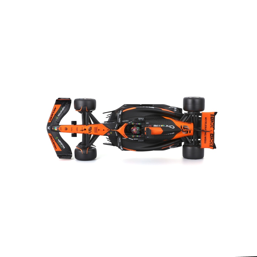 Bburago F1 with Helmet 1:24 2024 F-1 McLaren MCL38 #81 Piastri in Showcase