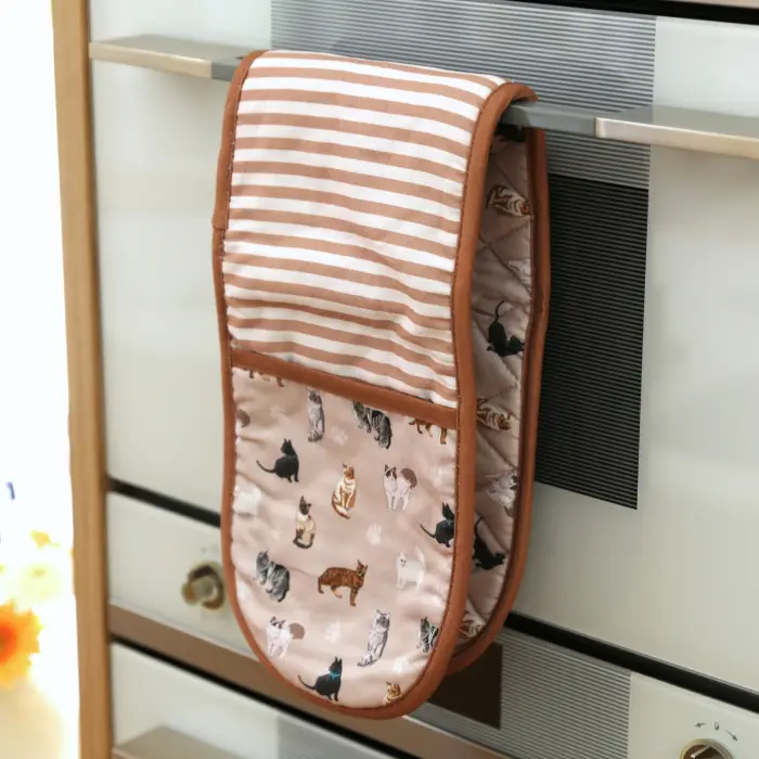 Cook's Companion Cat Oven Mitt
