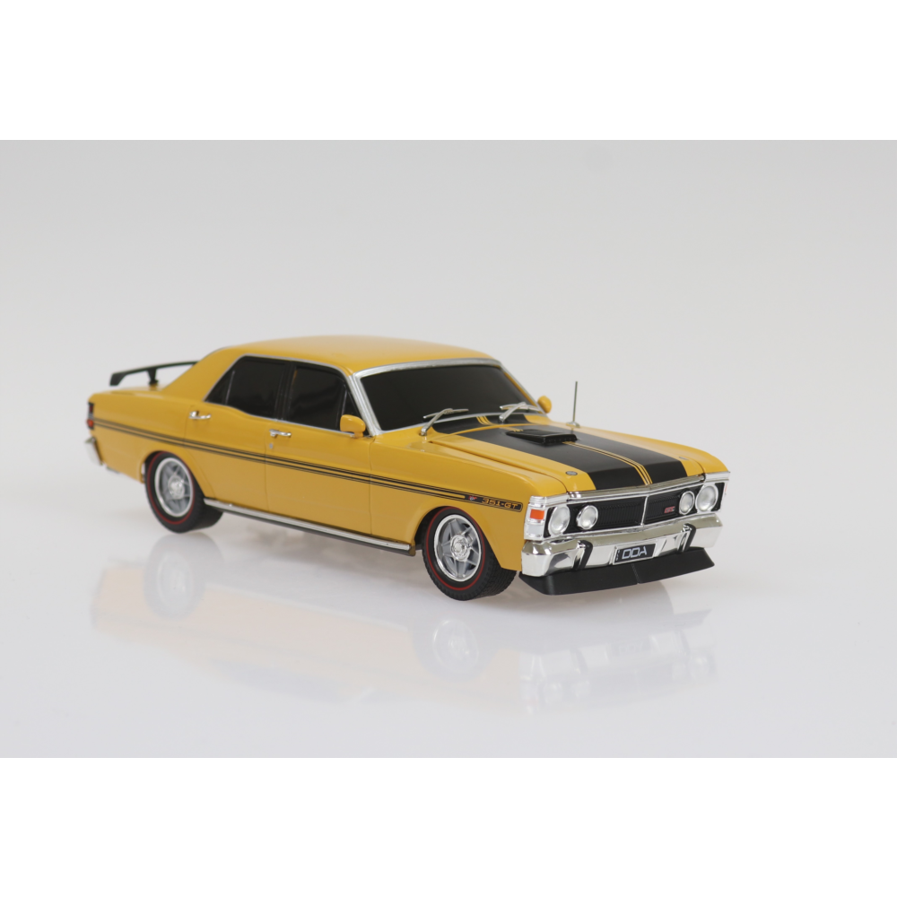 1:24 Yellow Ochre Ford XY GTHO Spectra Rides Light Up - Plastic